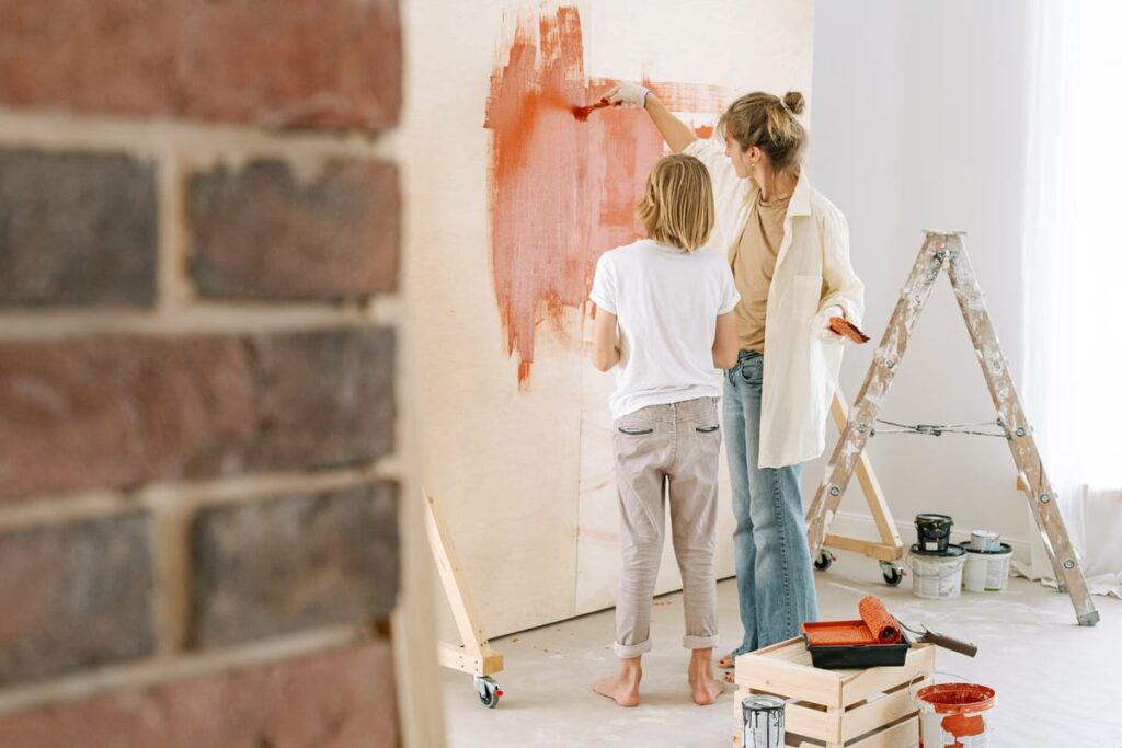 Rénover sa maison en famille : l'ordre des travaux